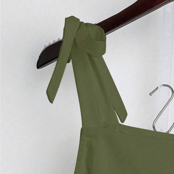 Stylish Olive Green Jumpsuit with Butterfly Design - Picture 3 of 4